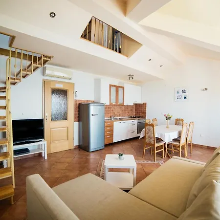 5206a Apartment Selce