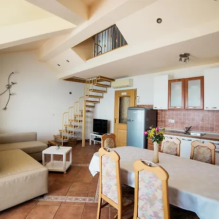 Apartment 5206a